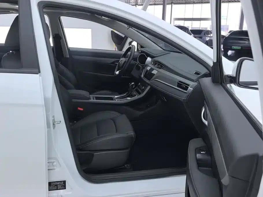 Geely Emgrand 2021 UP 1.5L CVT Luxury Edition — миниатюра 8