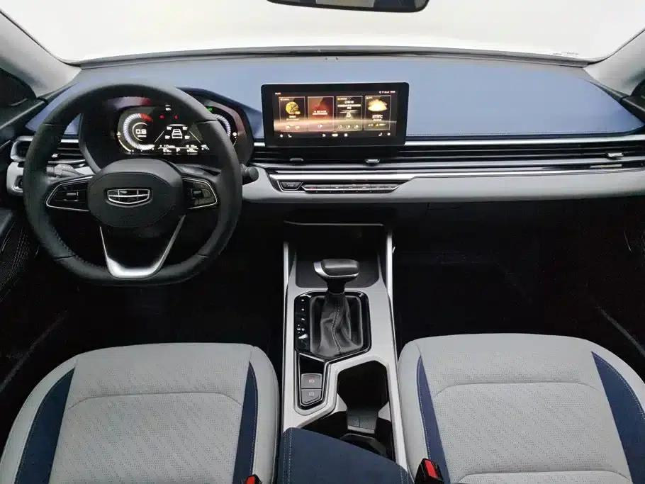 Geely Emgrand 2022 4th Generation 1.5L CVT Flagship Edition — миниатюра 12