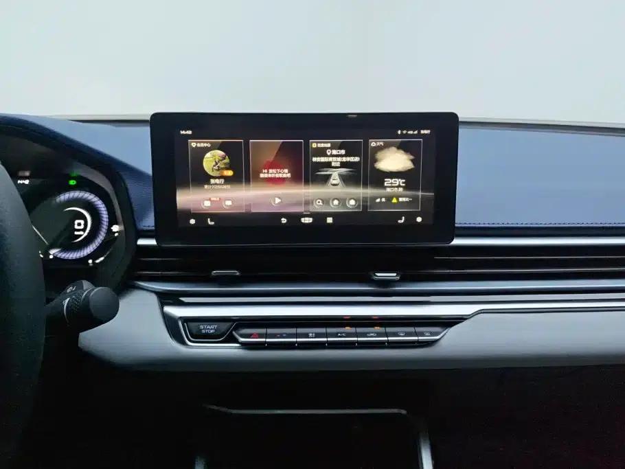 Geely Emgrand 2022 4th Generation 1.5L CVT Flagship Edition — миниатюра 13