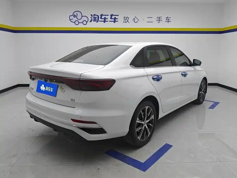 Geely Emgrand 2022 4th Generation 1.5L CVT Flagship Edition — миниатюра 3