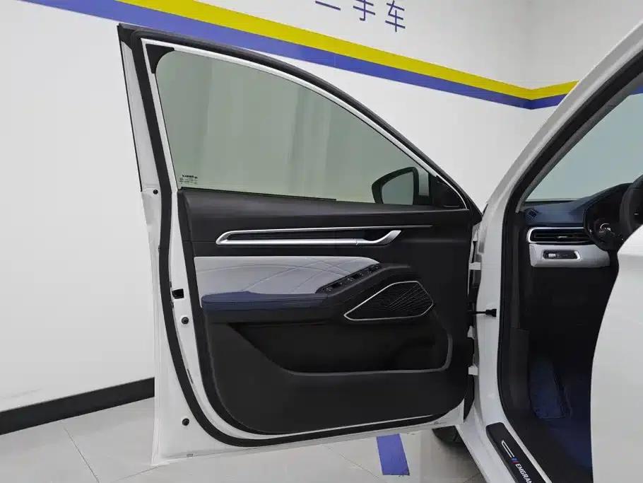 Geely Emgrand 2022 4th Generation 1.5L CVT Flagship Edition — миниатюра 7