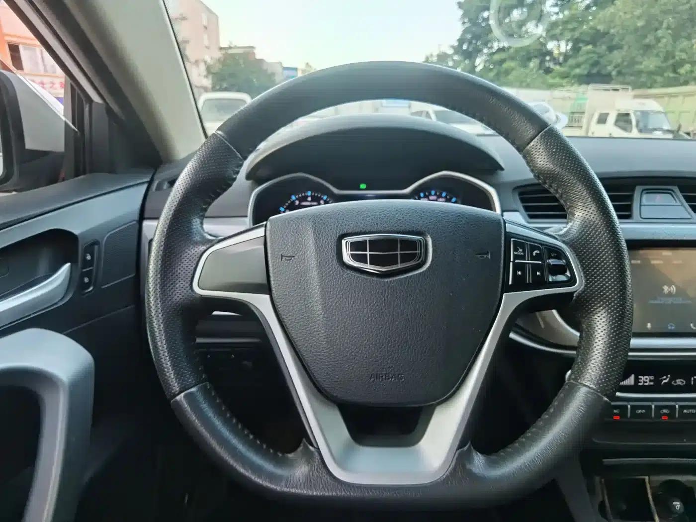 Geely Emgrand 2017 Sedan Million Edition 1.5L Manual Upgrade Version — миниатюра 16