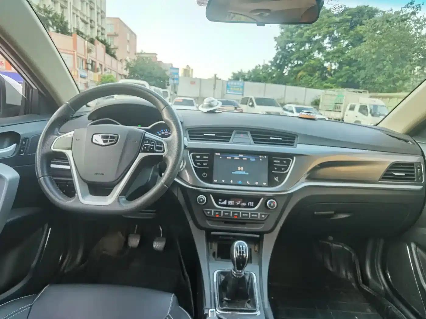 Geely Emgrand 2017 Sedan Million Edition 1.5L Manual Upgrade Version — миниатюра 17