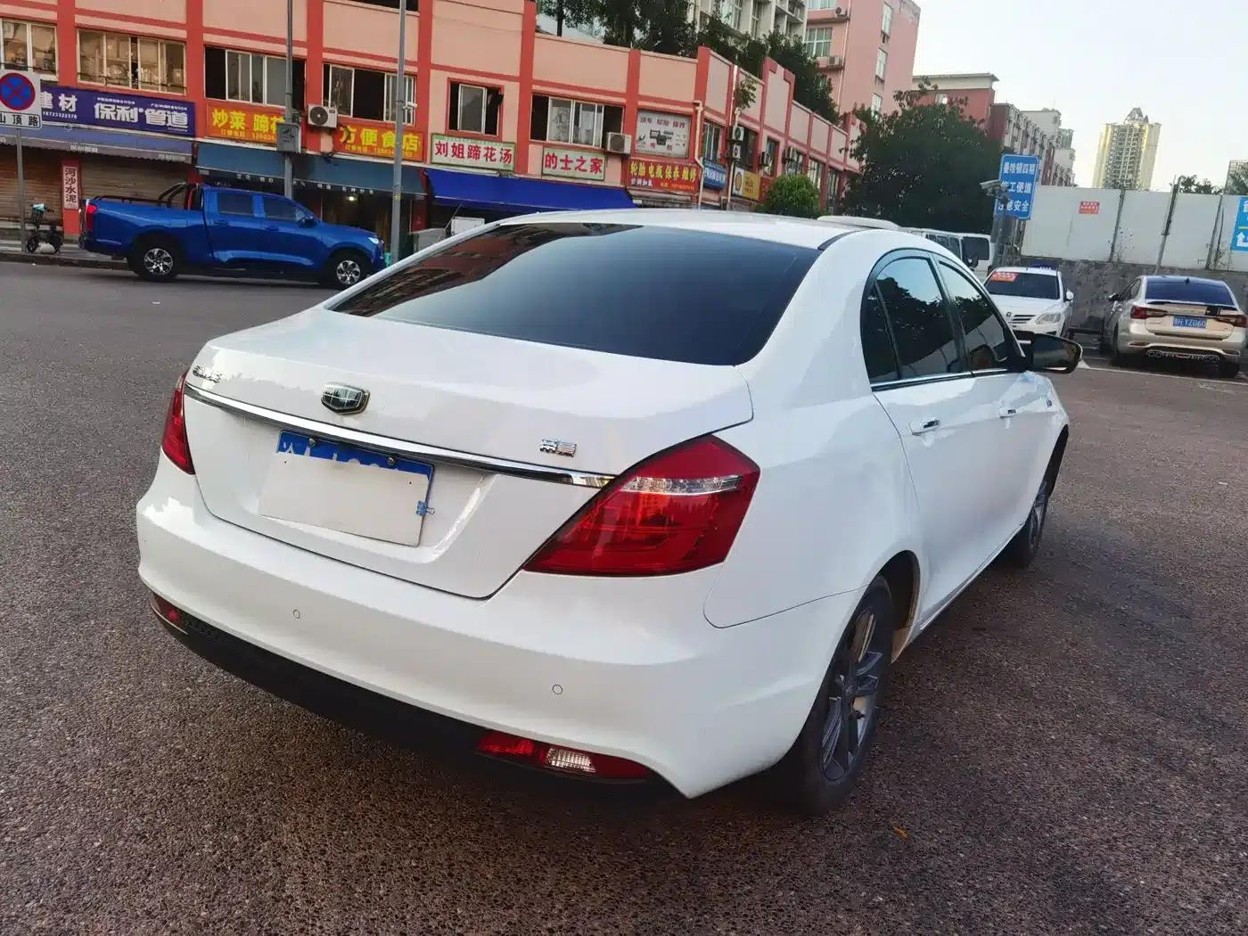 Geely Emgrand 2017 Sedan Million Edition 1.5L Manual Upgrade Version — миниатюра 6
