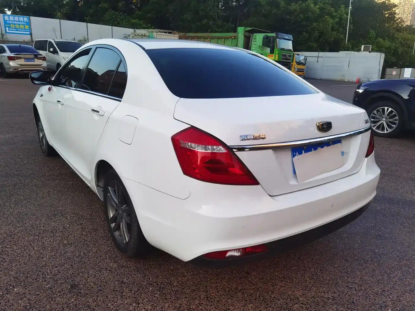 Geely Emgrand 2017 Sedan Million Edition 1.5L Manual Upgrade Version — миниатюра 7