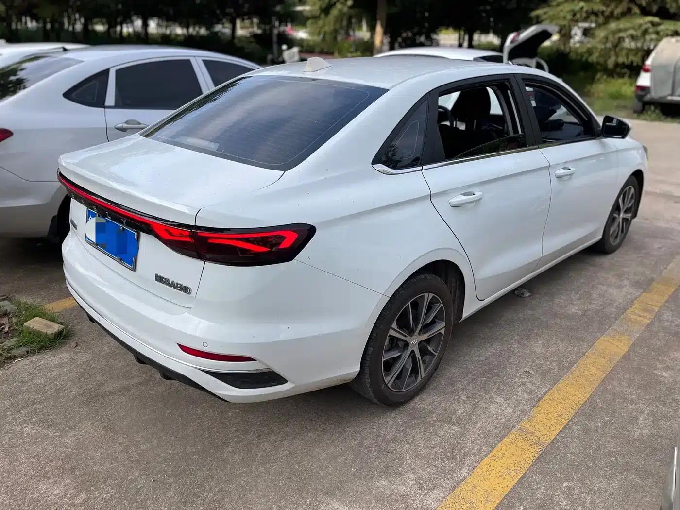 Geely Emgrand 2023 4th Generation Champion Edition 1.5L CVT Premium — миниатюра 13
