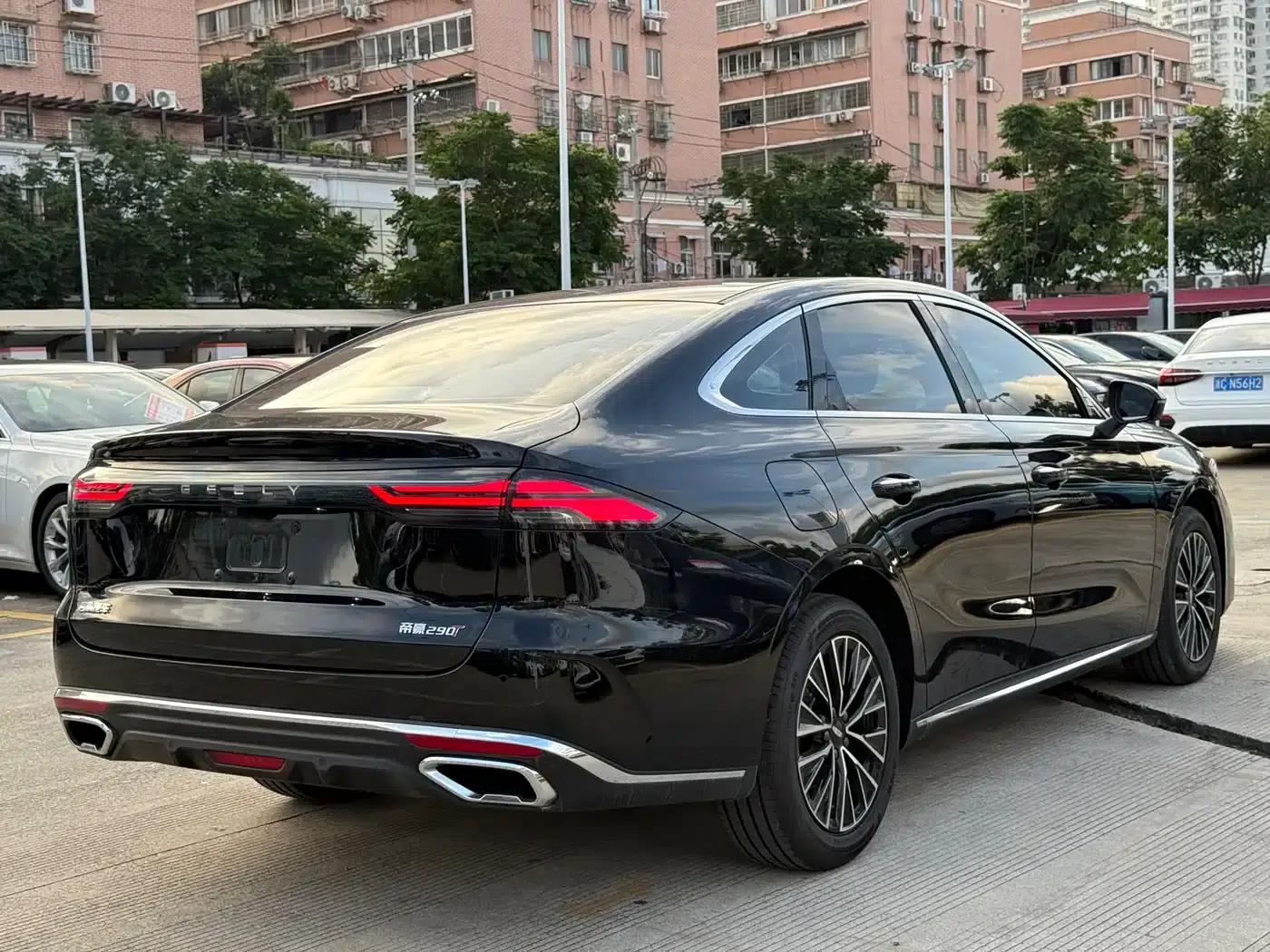Geely Emgrand 2026 5th Generation 1.5T DCT Flagship Edition — миниатюра 7