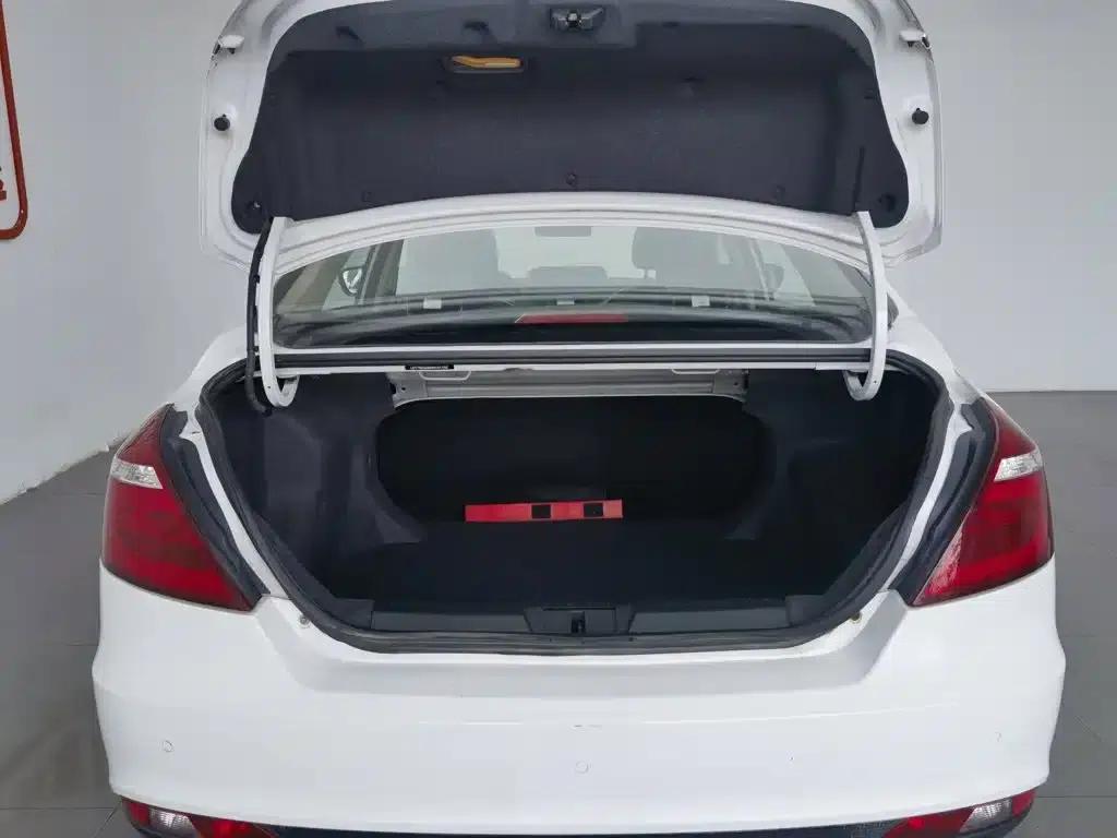Geely Emgrand 2017 Sedan Million Edition 1.5L CVT Upward Version — миниатюра 16