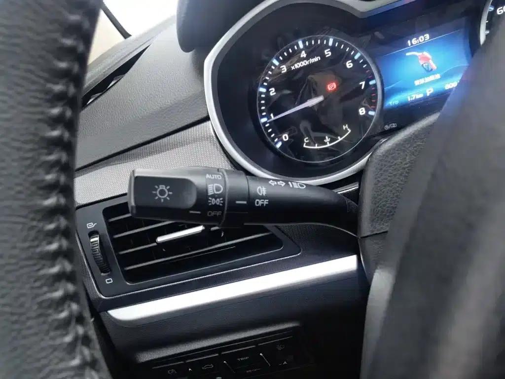 Geely Emgrand 2017 Sedan Million Edition 1.5L CVT Upward Version — миниатюра 21