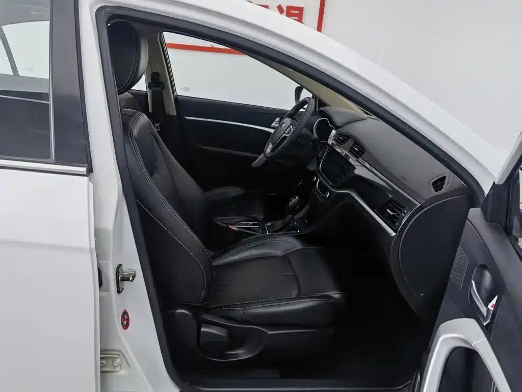 Geely Emgrand 2017 Sedan Million Edition 1.5L CVT Upward Version — миниатюра 23