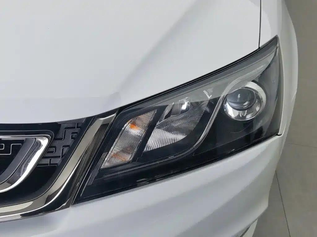 Geely Emgrand 2017 Sedan Million Edition 1.5L CVT Upward Version — миниатюра 7