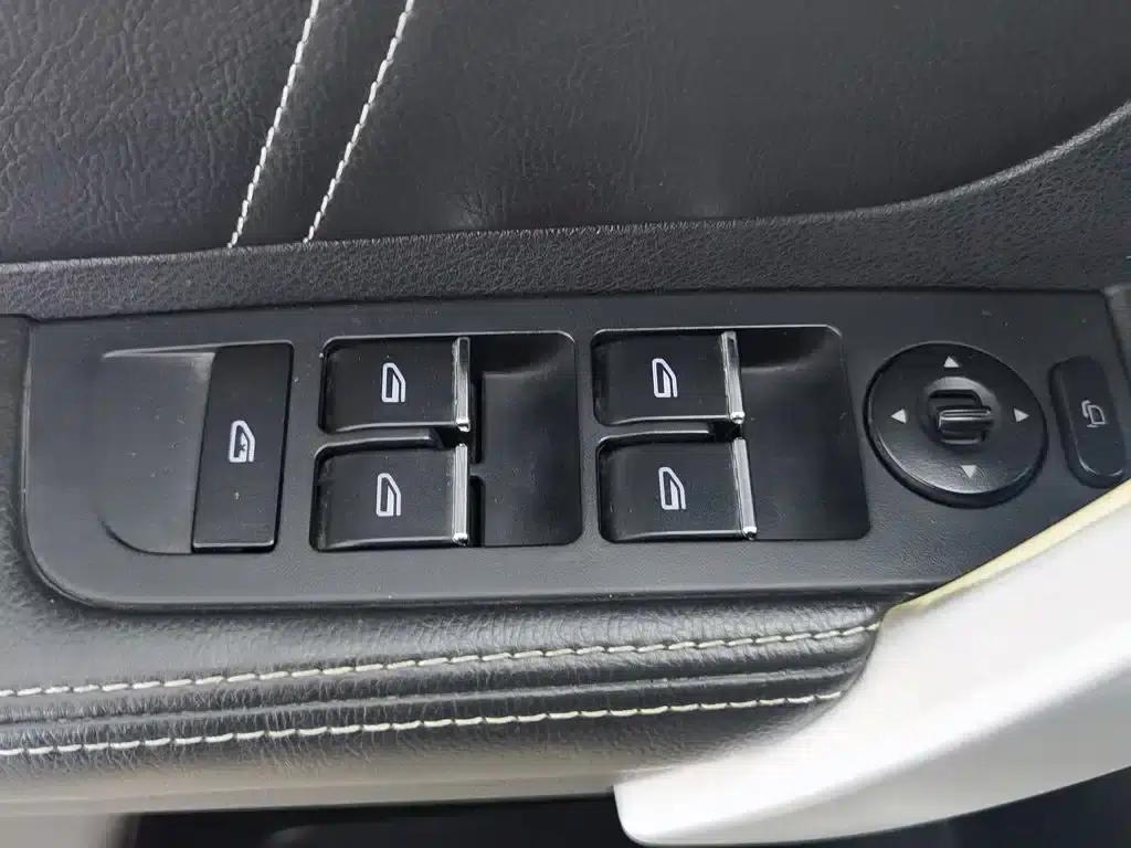 Geely Emgrand 2017 Sedan Million Edition 1.5L CVT Upward Version — миниатюра 9