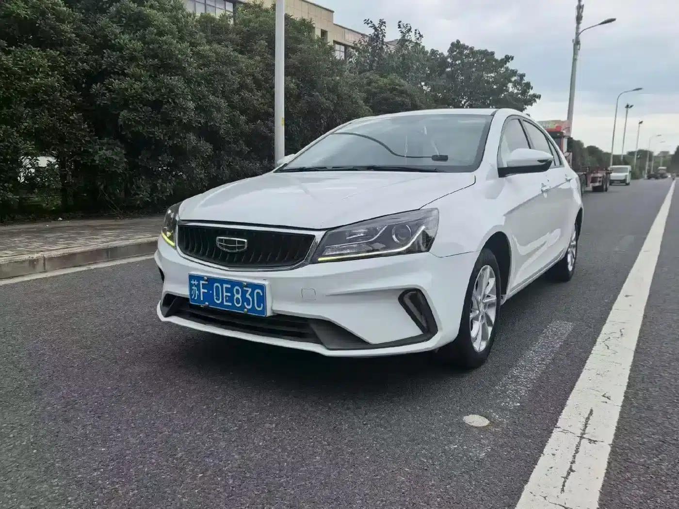 Geely Emgrand 2021 UP 1.5L CVT Luxury Edition — миниатюра 1