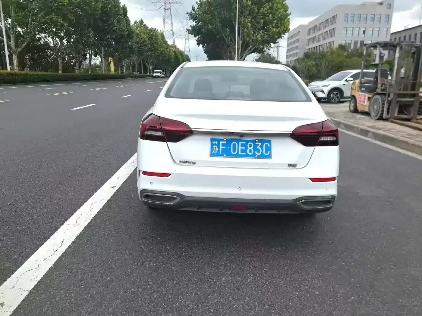 Geely Emgrand 2021 UP 1.5L CVT Luxury Edition — миниатюра 8