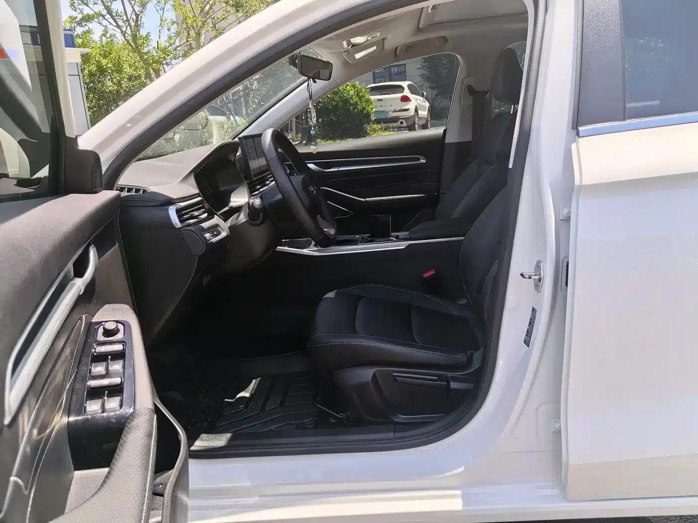 Geely Emgrand 2023 4th Generation Champion Edition 1.5L CVT Luxury — миниатюра 6