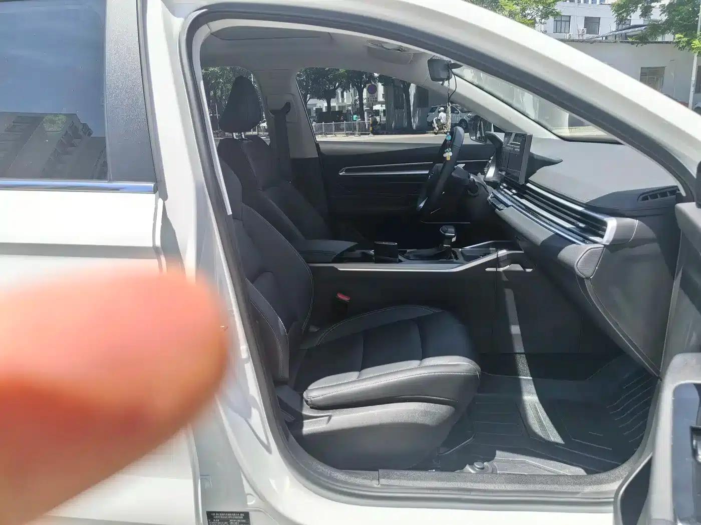 Geely Emgrand 2023 4th Generation Champion Edition 1.5L CVT Luxury — миниатюра 8