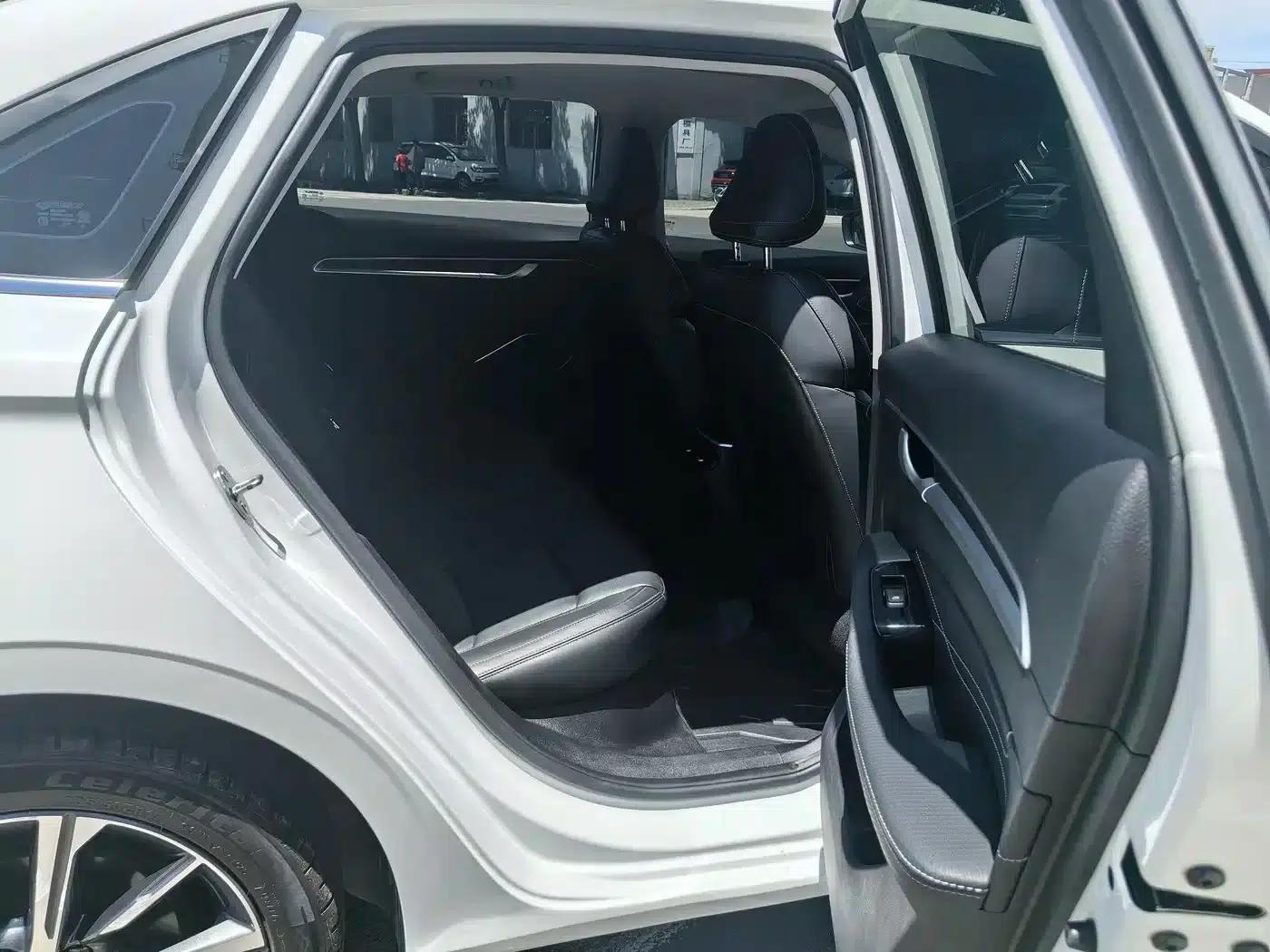 Geely Emgrand 2023 4th Generation Champion Edition 1.5L CVT Luxury — миниатюра 10