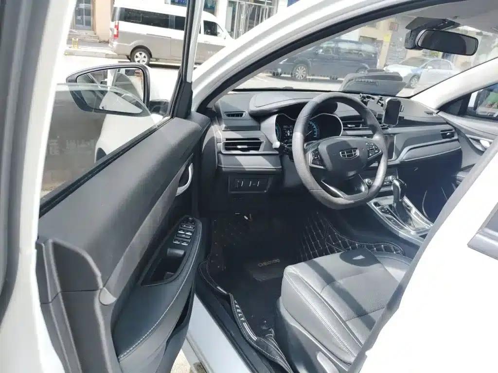Geely Emgrand 2021 UP 1.5L CVT Luxury Edition — миниатюра 12