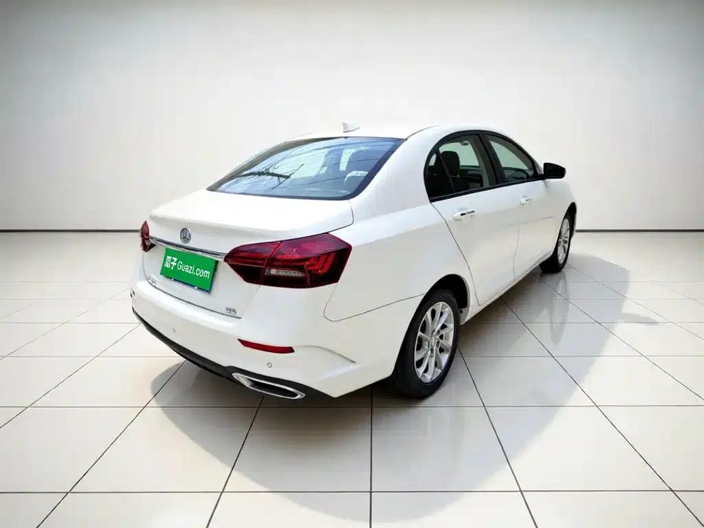 Geely Emgrand 2021 UP 1.5L CVT Luxury Edition — миниатюра 4