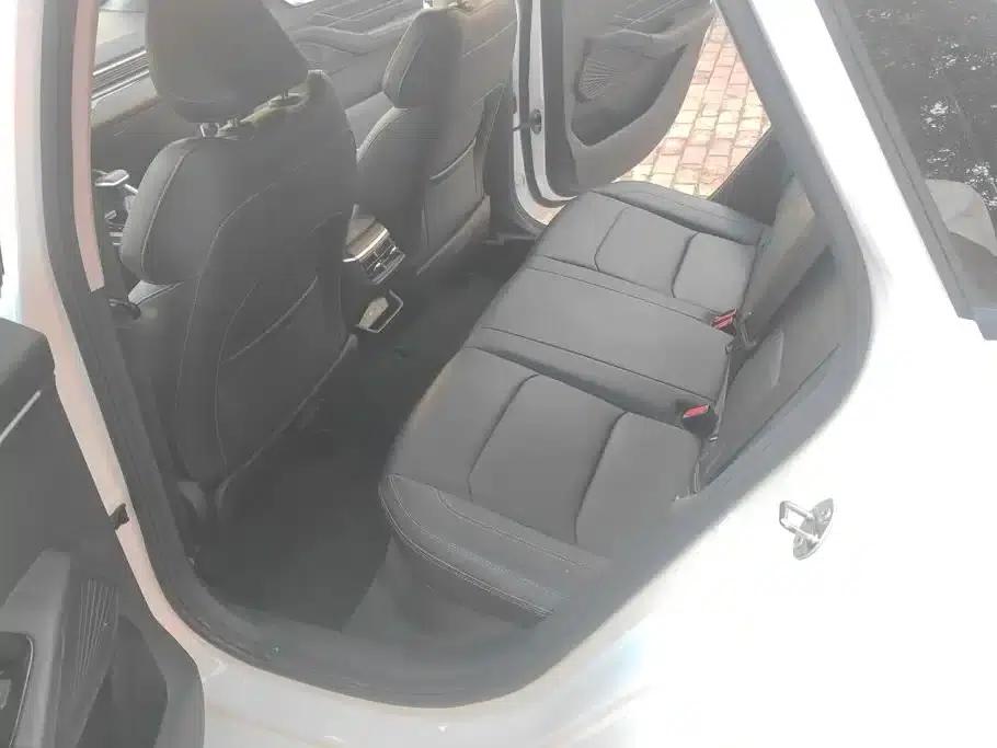 Geely Emgrand 2023 4th Generation Champion Edition 1.5L CVT Luxury — миниатюра 11