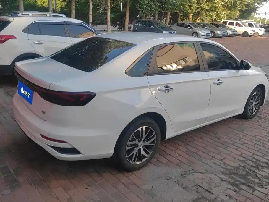 Geely Emgrand 2023 4th Generation Champion Edition 1.5L CVT Luxury — миниатюра 3
