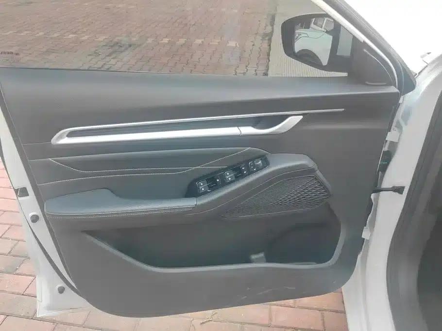 Geely Emgrand 2023 4th Generation Champion Edition 1.5L CVT Luxury — миниатюра 7
