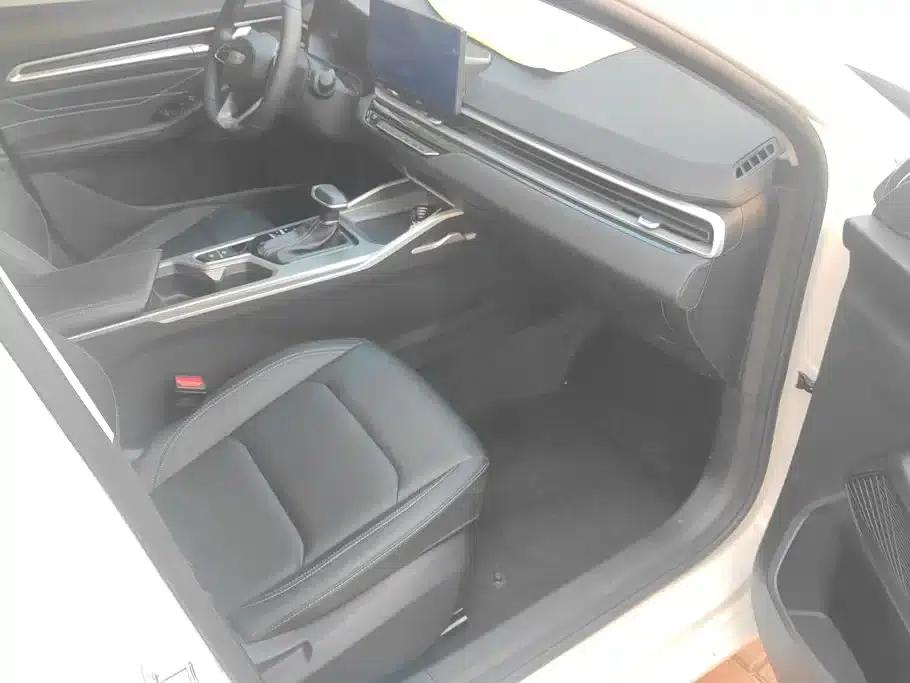 Geely Emgrand 2023 4th Generation Champion Edition 1.5L CVT Luxury — миниатюра 8