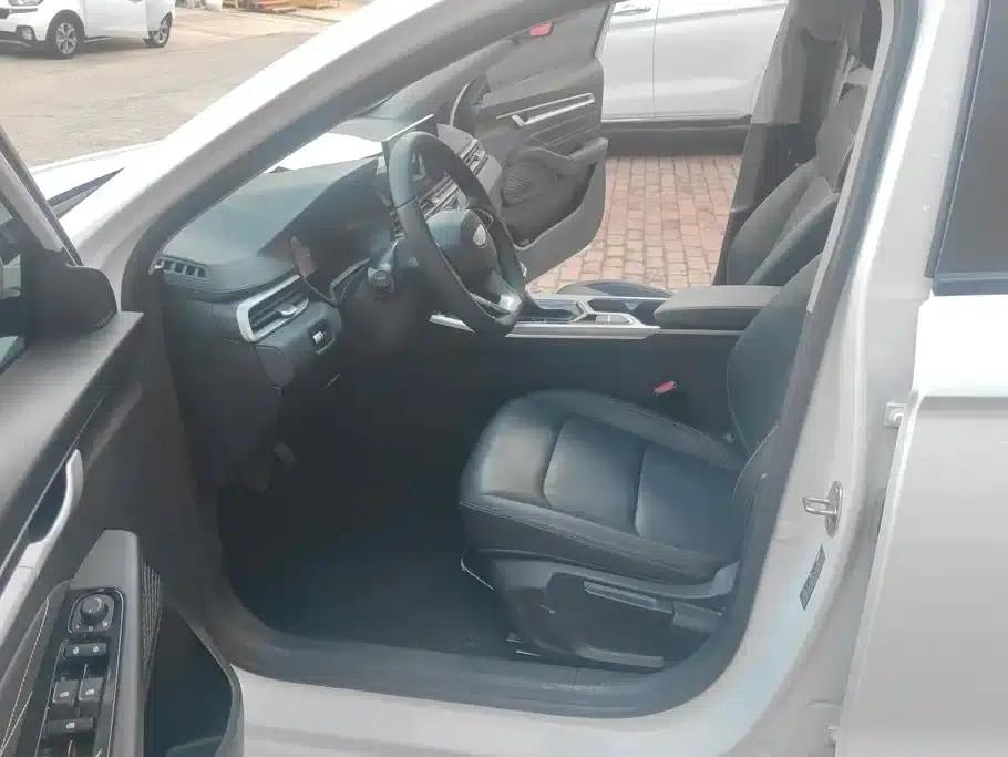 Geely Emgrand 2023 4th Generation Champion Edition 1.5L CVT Luxury — миниатюра 9