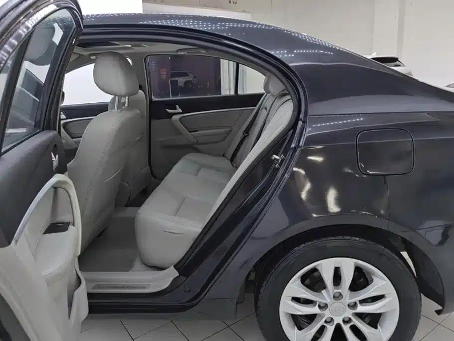 Geely Emgrand 2014 Sedan 1.3T Manual Elite — миниатюра 11