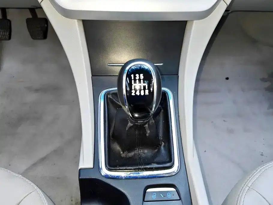 Geely Emgrand 2014 Sedan 1.3T Manual Elite — миниатюра 16