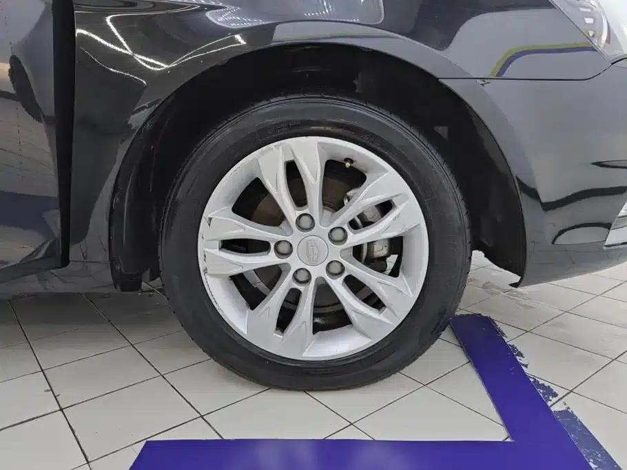 Geely Emgrand 2014 Sedan 1.3T Manual Elite — миниатюра 6