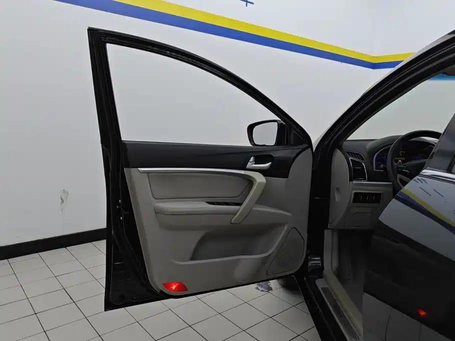 Geely Emgrand 2014 Sedan 1.3T Manual Elite — миниатюра 7