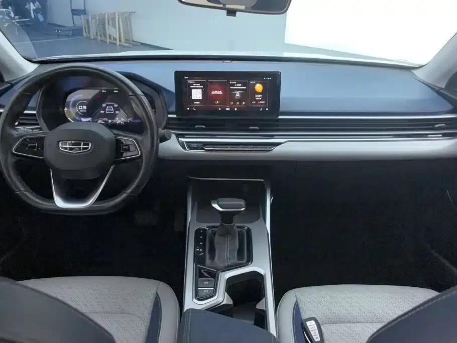 Geely Emgrand 2022 4th Generation 1.5L CVT Flagship Edition — миниатюра 12