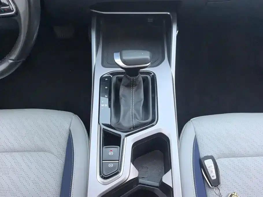 Geely Emgrand 2022 4th Generation 1.5L CVT Flagship Edition — миниатюра 16