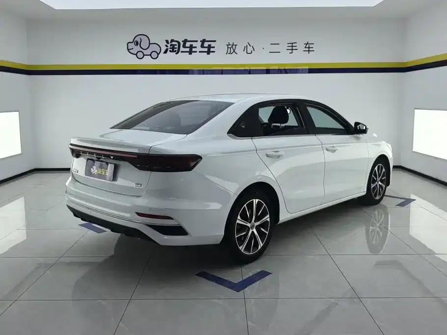 Geely Emgrand 2022 4th Generation 1.5L CVT Flagship Edition — миниатюра 3