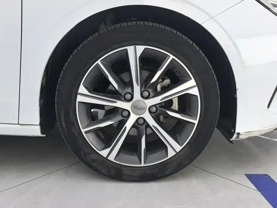 Geely Emgrand 2022 4th Generation 1.5L CVT Flagship Edition — миниатюра 6