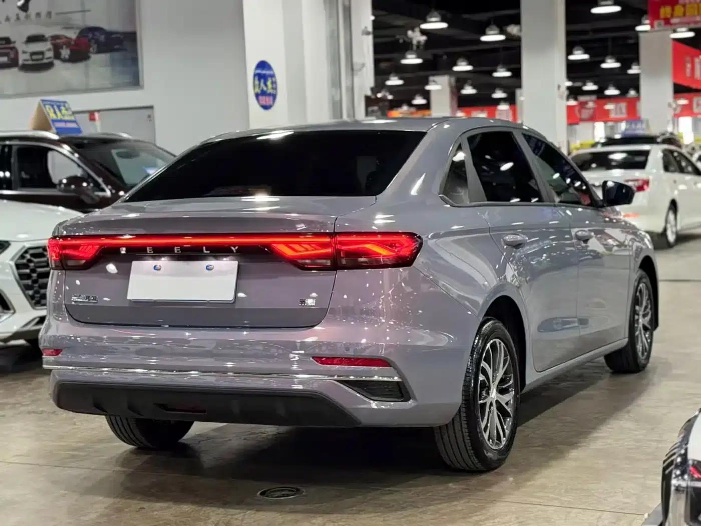 Geely Emgrand 2026 4 Millionth Anniversary Edition 1.5L CVT Superior Model — миниатюра 6