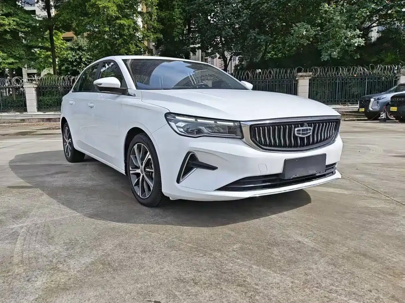 Geely Emgrand 2022 4th Generation 1.5L CVT Flagship Edition — миниатюра 3