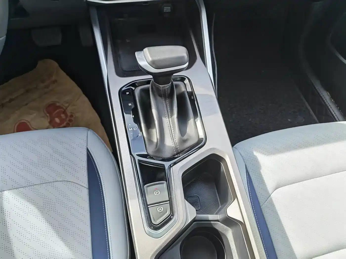Geely Emgrand 2022 4th Generation 1.5L CVT Flagship Edition — миниатюра 6