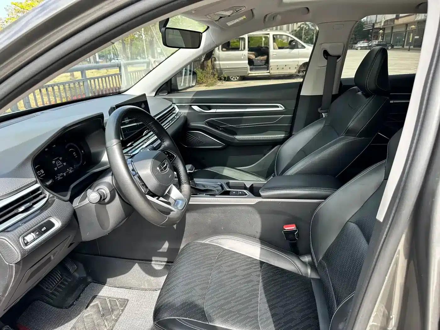 Geely Emgrand 2021 UP 1.5L CVT Luxury Edition — миниатюра 4