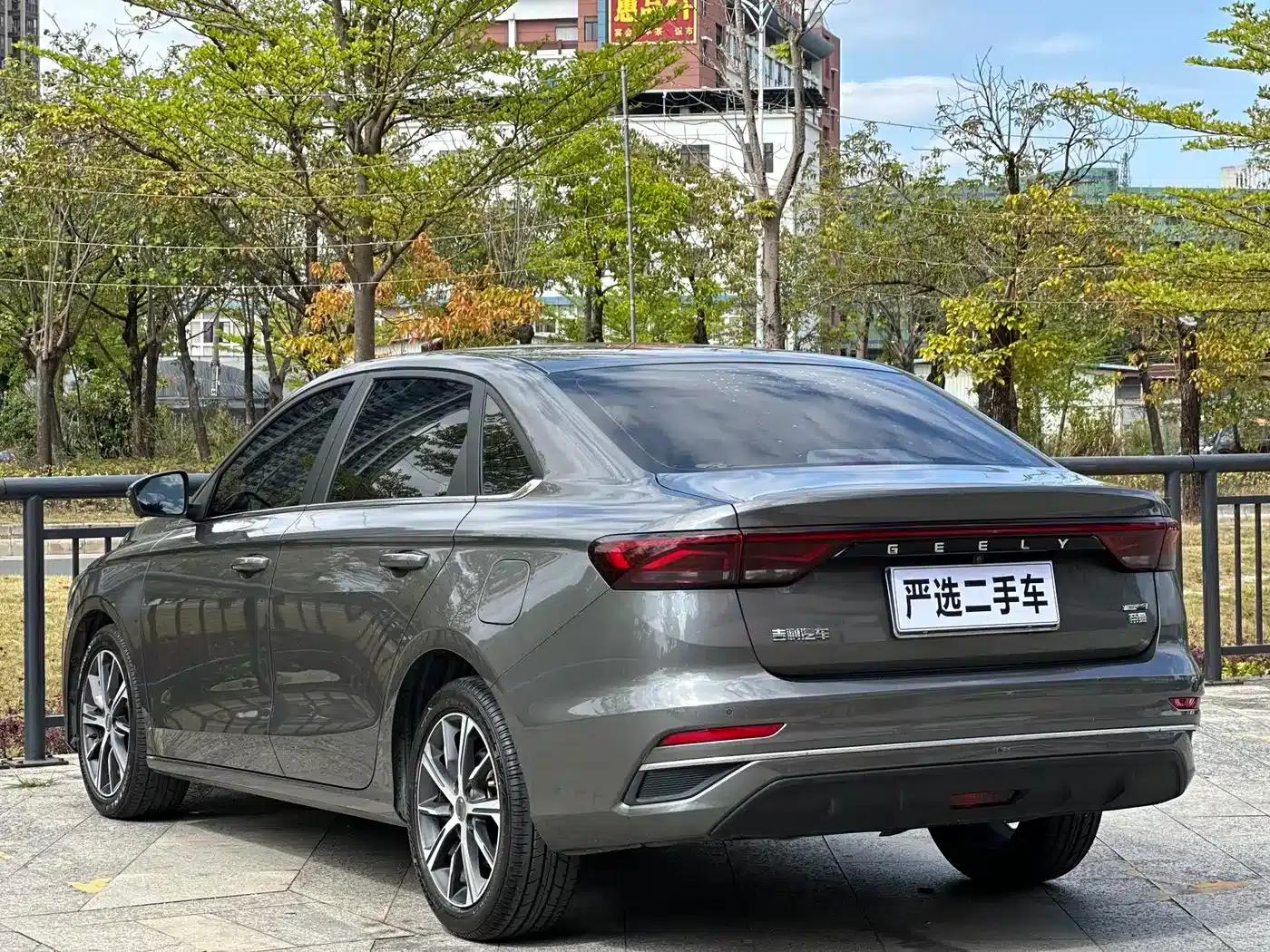 Geely Emgrand 2021 UP 1.5L CVT Luxury Edition — миниатюра 7