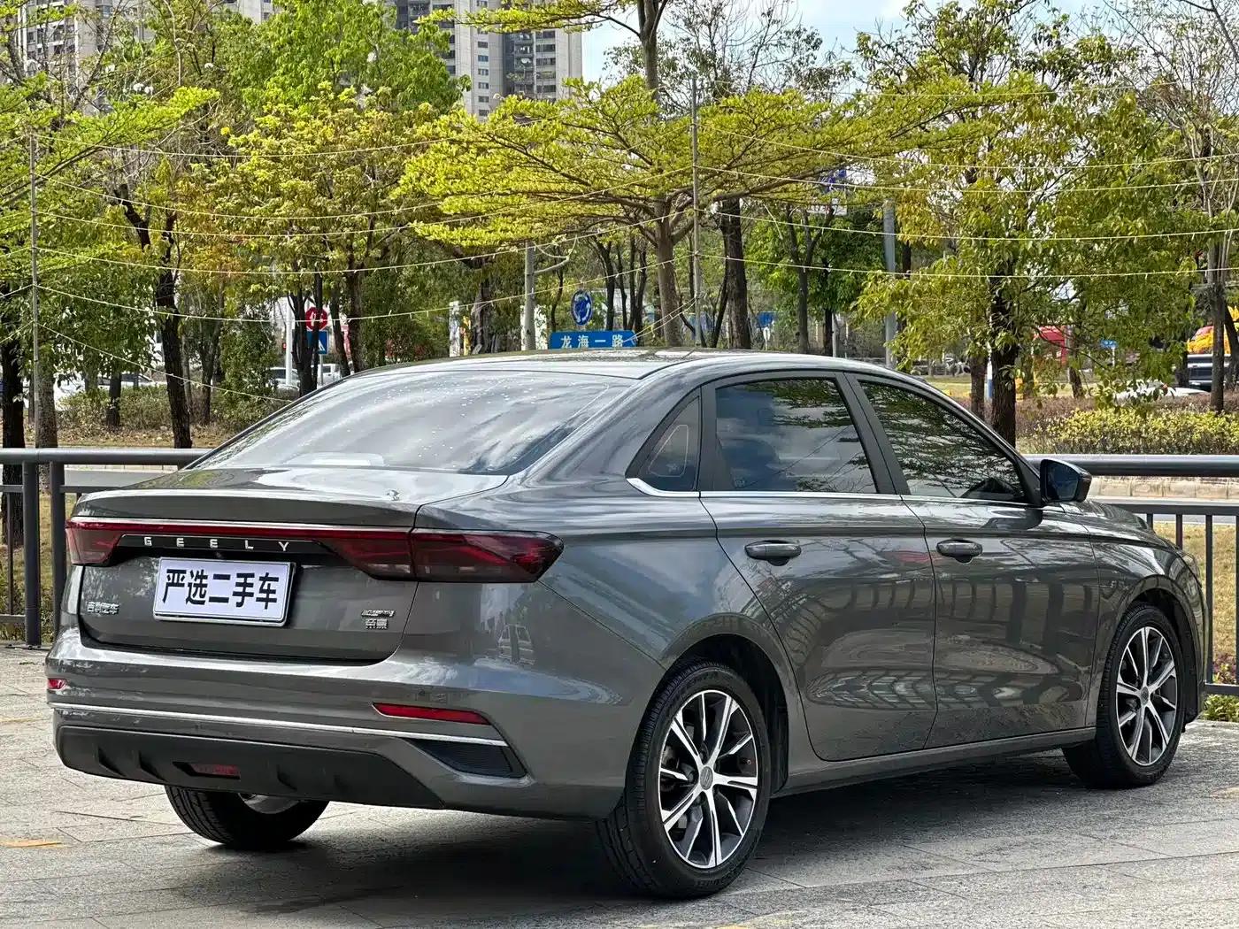 Geely Emgrand 2021 UP 1.5L CVT Luxury Edition — миниатюра 9