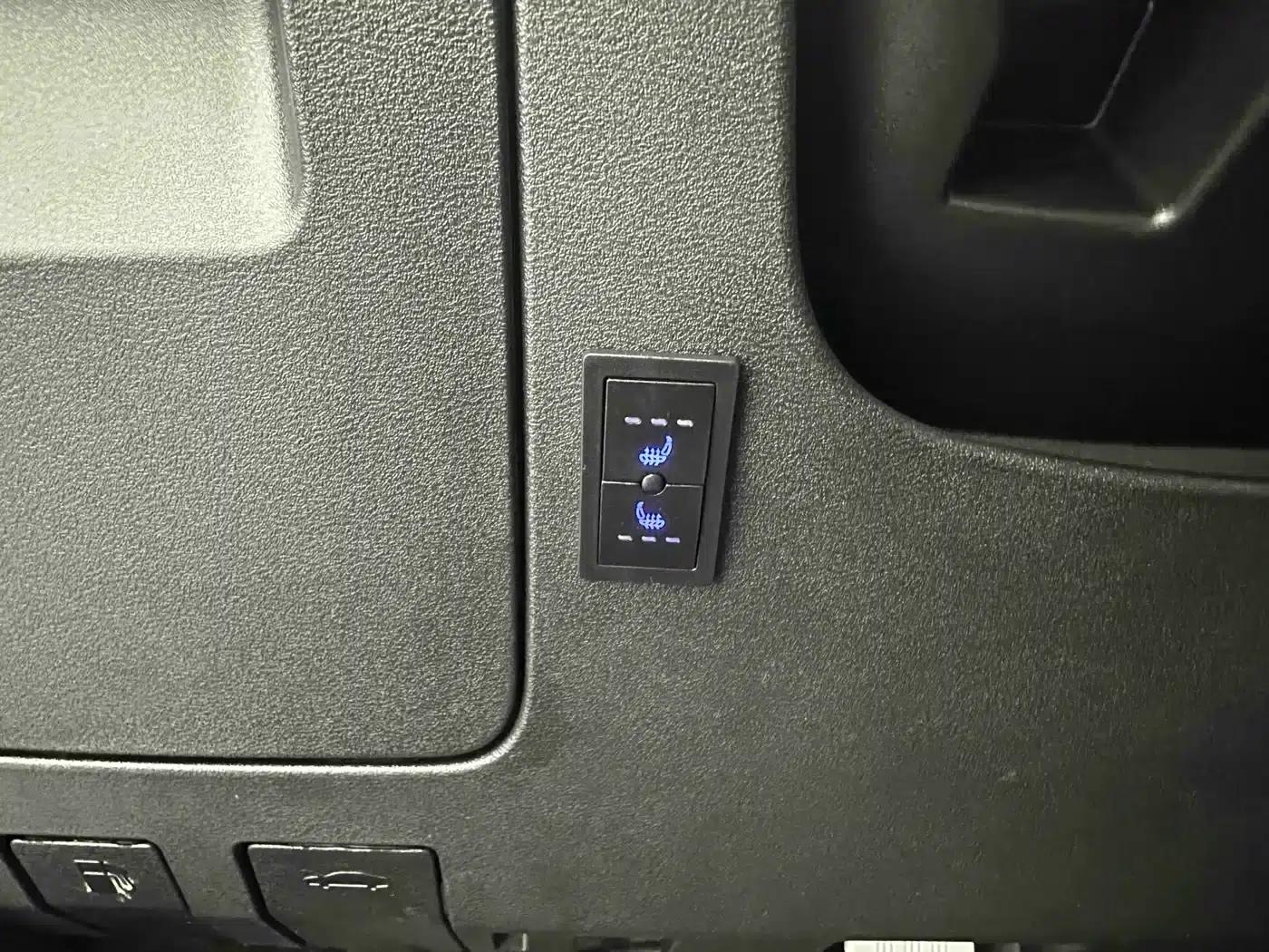 Geely Emgrand 2023 4th Generation Champion Edition 1.5L CVT Premium — миниатюра 11