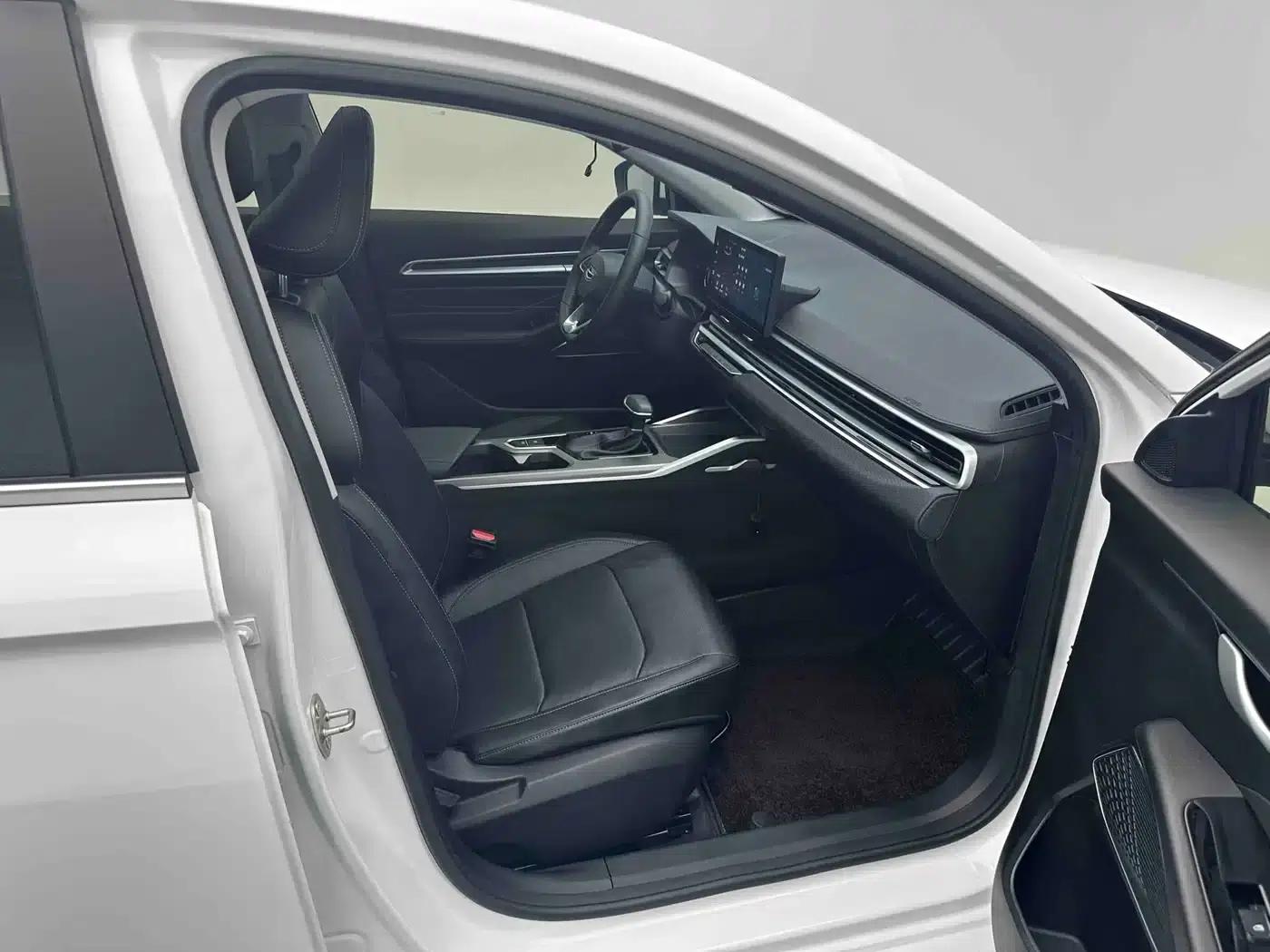 Geely Emgrand 2023 4th Generation Champion Edition 1.5L CVT Premium — миниатюра 7