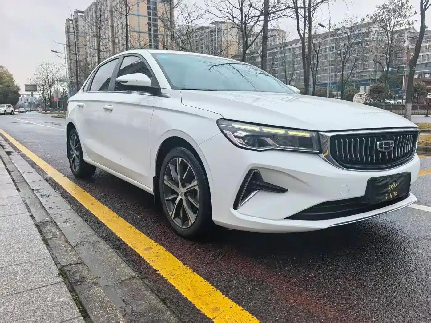 Geely Emgrand 2022 4th Generation 1.5L CVT Premium — миниатюра 3