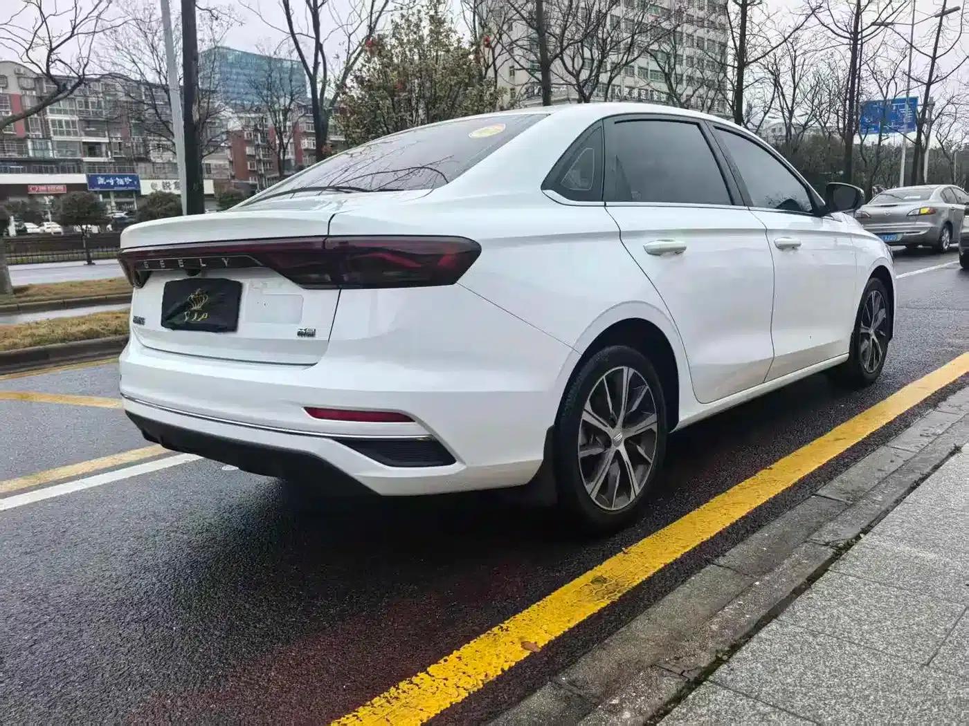 Geely Emgrand 2022 4th Generation 1.5L CVT Premium — миниатюра 5