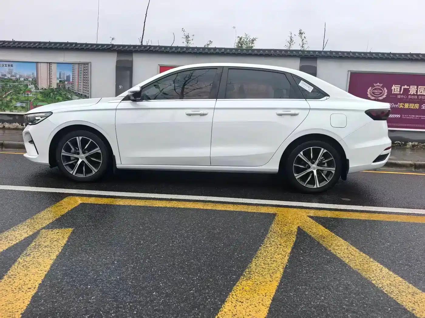 Geely Emgrand 2022 4th Generation 1.5L CVT Premium — миниатюра 8