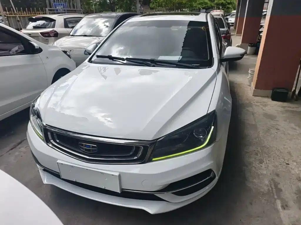 Geely Emgrand 2018 1.5L CVT Upward Connected Edition — миниатюра 3