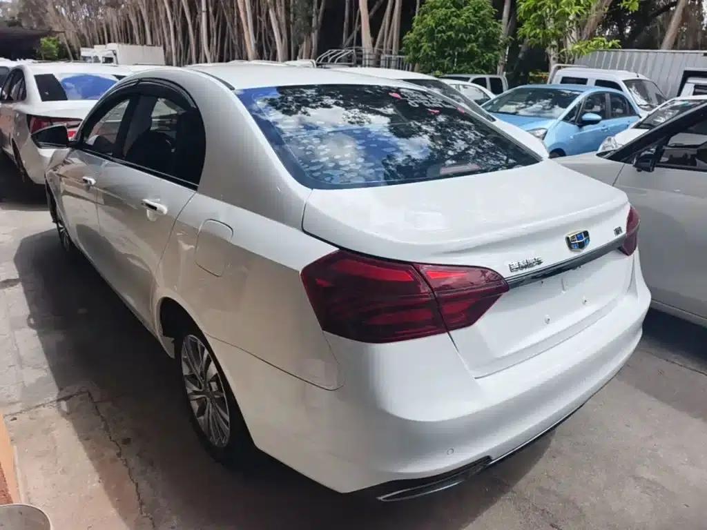 Geely Emgrand 2018 1.5L CVT Upward Connected Edition — миниатюра 5