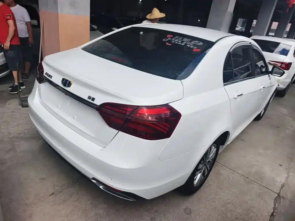 Geely Emgrand 2018 1.5L CVT Upward Connected Edition — миниатюра 7